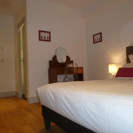 Les Versaillaises Bed and Breakfast 3*