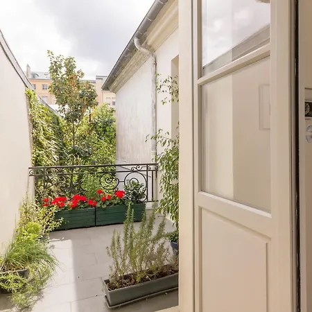 Les Versaillaises Bed and Breakfast